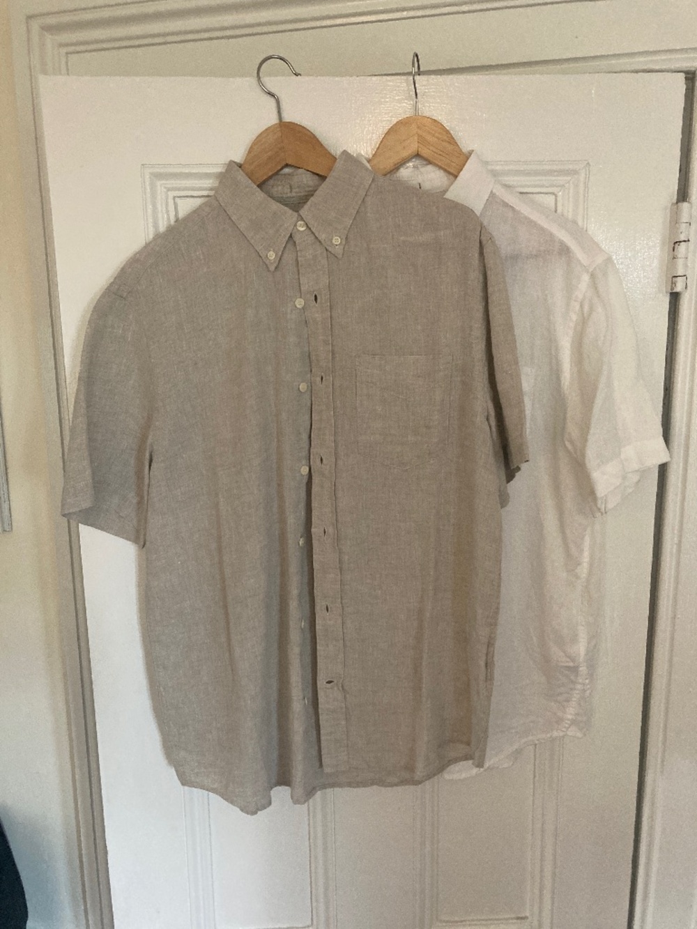Lot of 2 Banana Republic MT linen short sleeved button down shirts